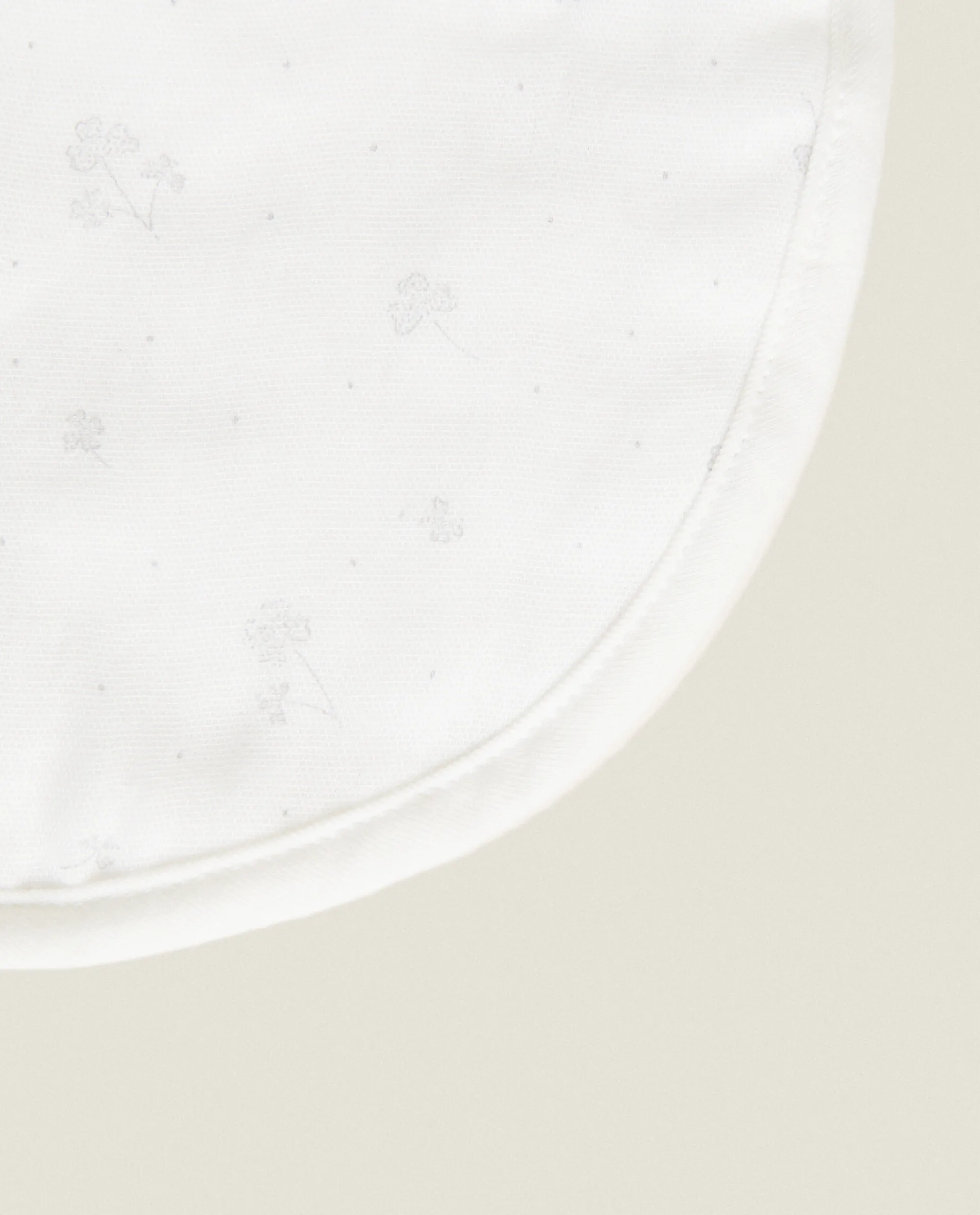 Accessories*ZARA Home Chiffon Clover Bib White