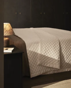 Quilts*ZARA Home Diamond-Pattern Quilt Cream