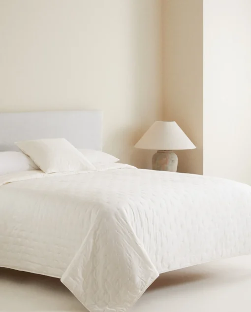 Quilts*ZARA Home Dotted Quilt Cream