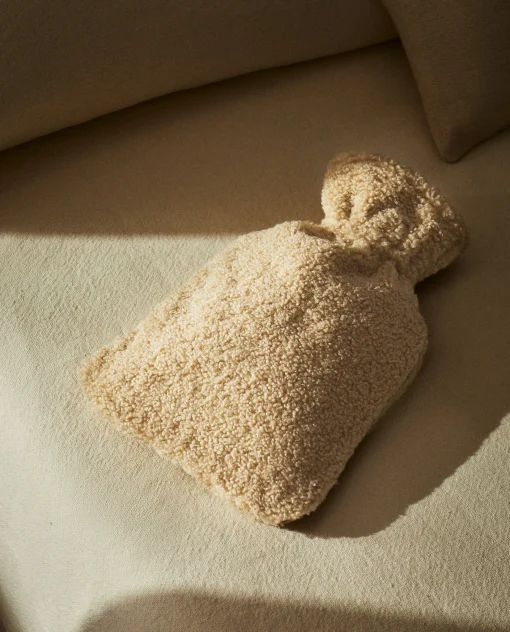 Accessories*ZARA Home Faux Shearling Water Bottle Beige