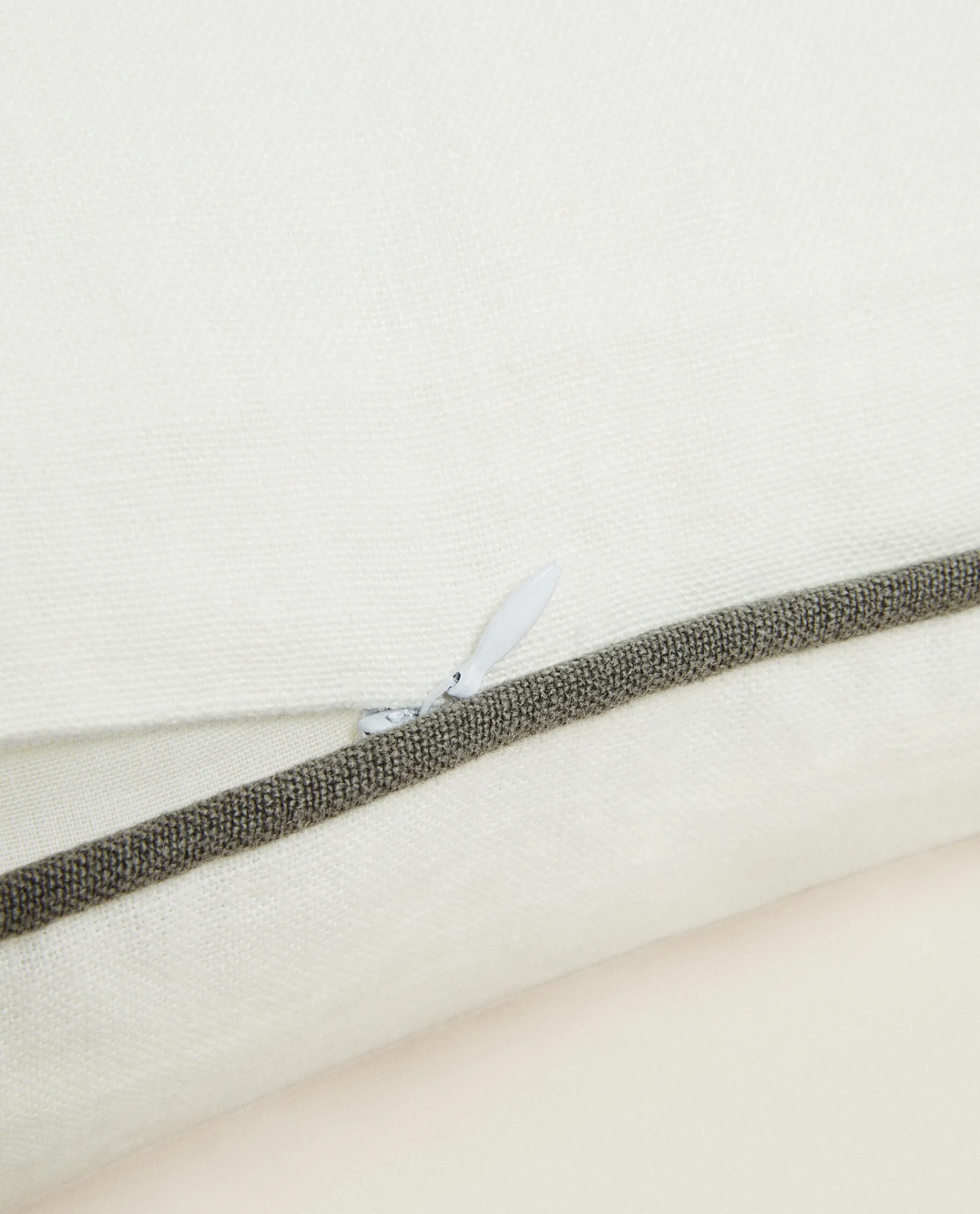 Solid*ZARA Home Linen Seat Cushion White