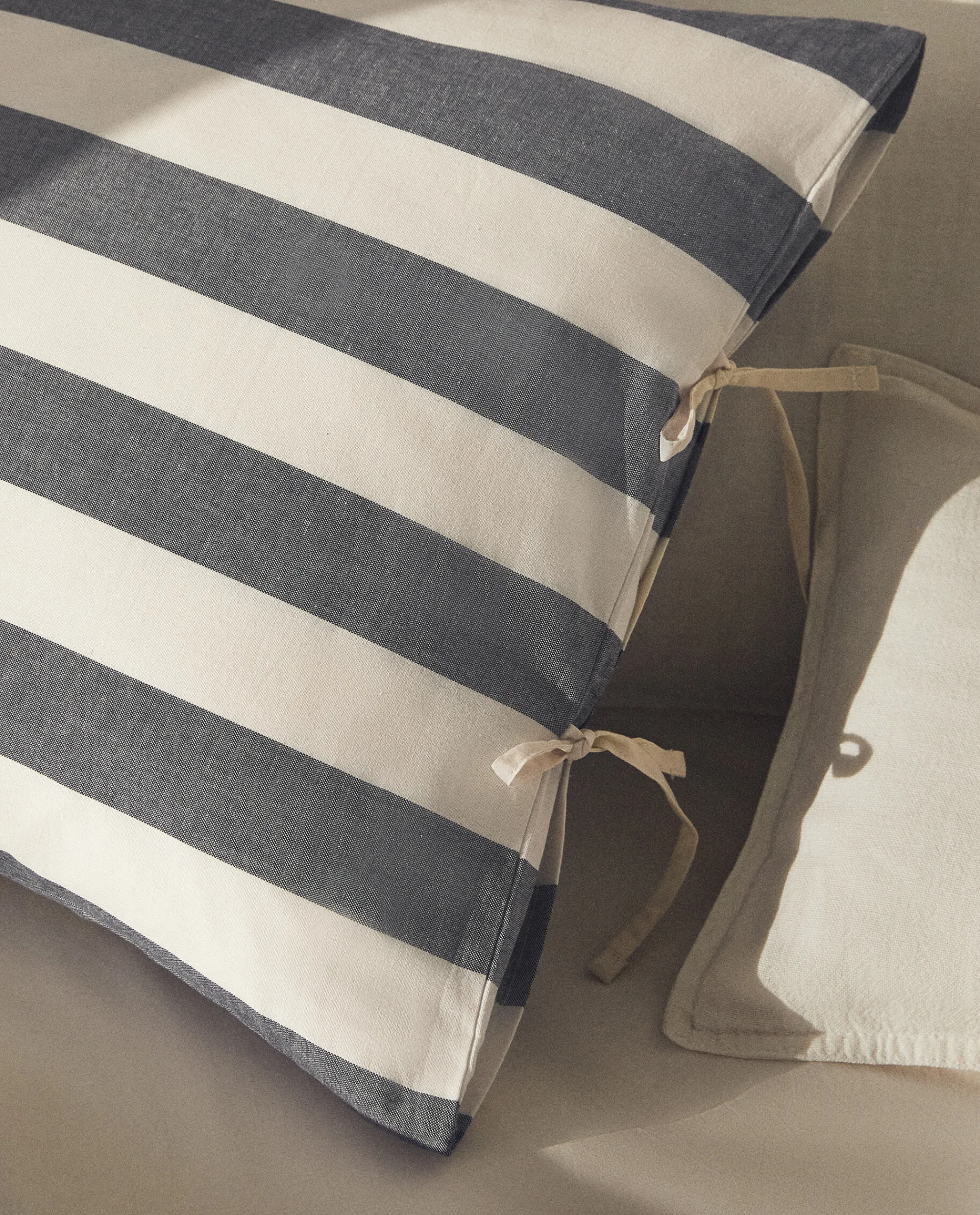 Pillowcases*ZARA Home Striped Pillowcase Blue