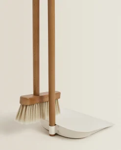 Cleaning*ZARA Home Wooden Dustpan And Brush Set White